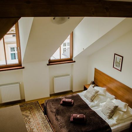 Royal Route 29 Comfort Rooms Краков Экстерьер фото