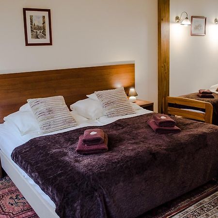 Royal Route 29 Comfort Rooms Краков Экстерьер фото