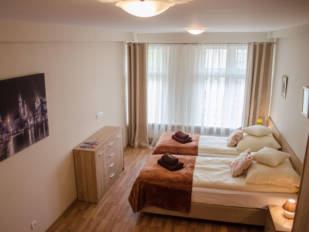 Royal Route 29 Comfort Rooms Краков Экстерьер фото