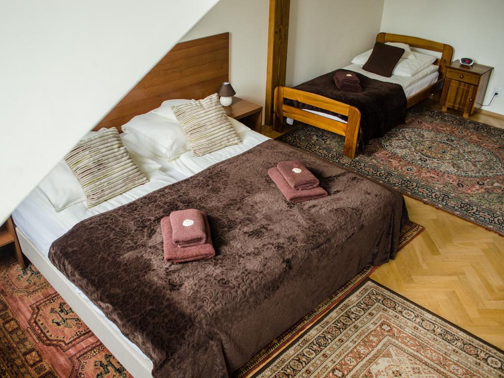 Royal Route 29 Comfort Rooms Краков Экстерьер фото