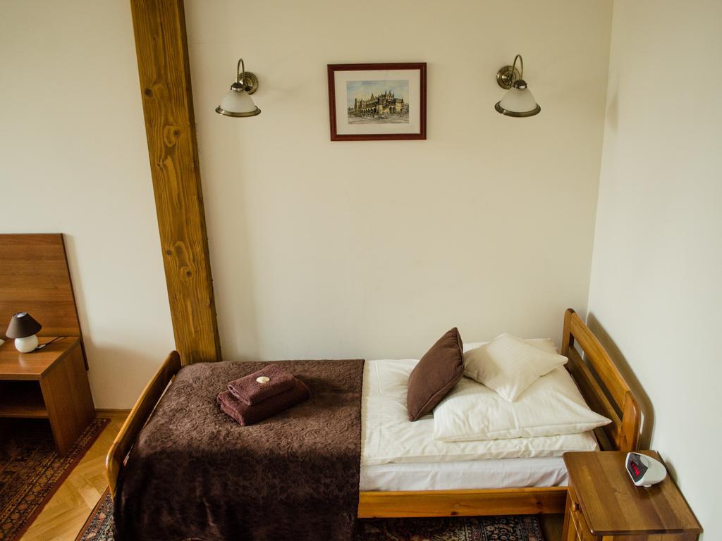 Royal Route 29 Comfort Rooms Краков Экстерьер фото