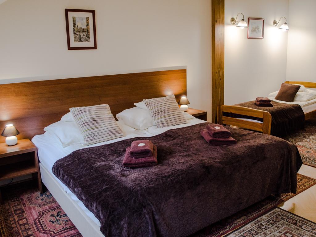 Royal Route 29 Comfort Rooms Краков Экстерьер фото