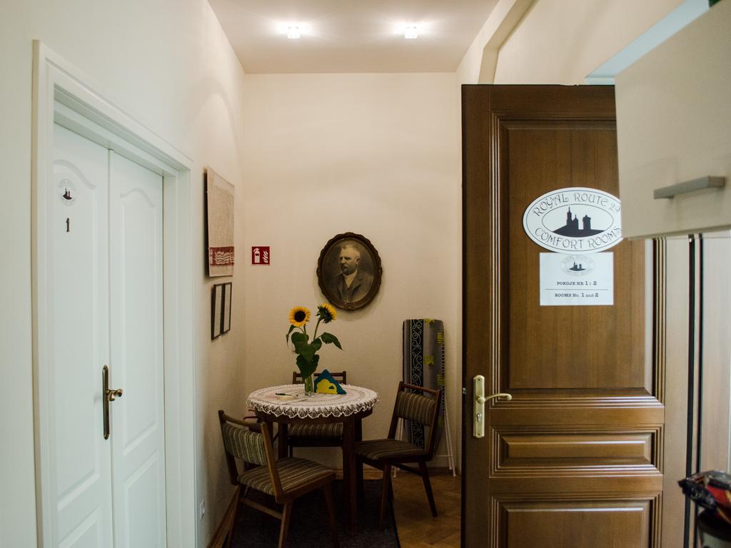 Royal Route 29 Comfort Rooms Краков Экстерьер фото