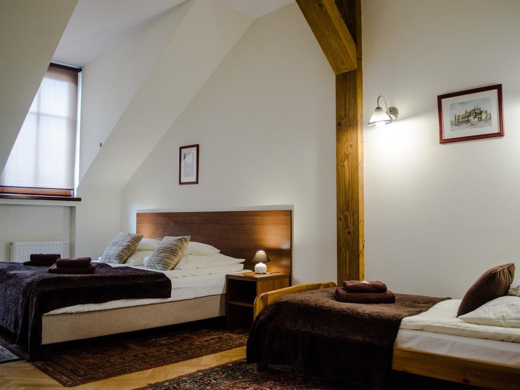 Royal Route 29 Comfort Rooms Краков Экстерьер фото