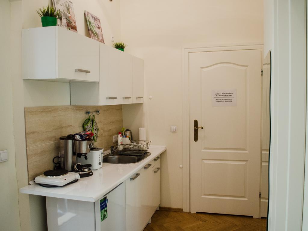 Royal Route 29 Comfort Rooms Краков Экстерьер фото