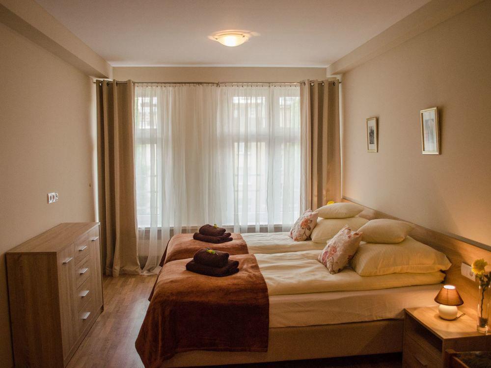 Royal Route 29 Comfort Rooms Краков Экстерьер фото