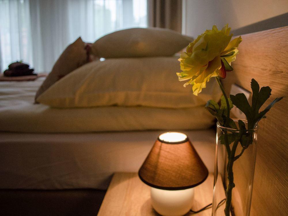 Royal Route 29 Comfort Rooms Краков Экстерьер фото