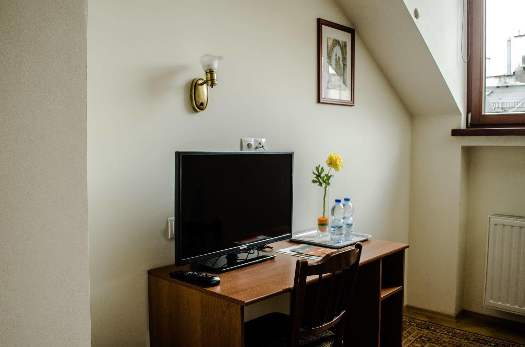 Royal Route 29 Comfort Rooms Краков Экстерьер фото