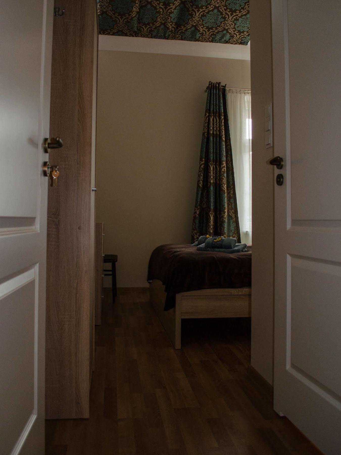 Royal Route 29 Comfort Rooms Краков Экстерьер фото