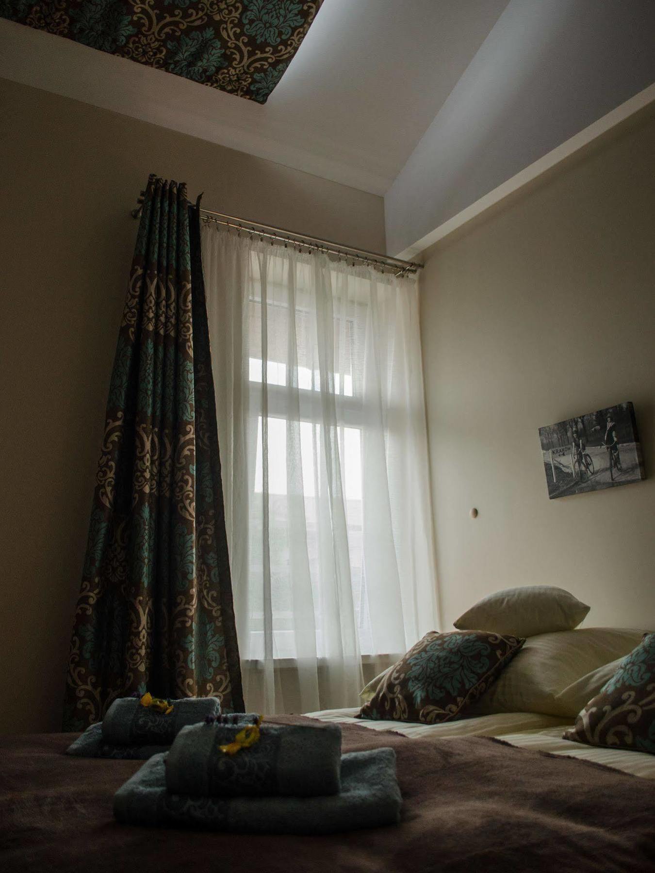 Royal Route 29 Comfort Rooms Краков Экстерьер фото
