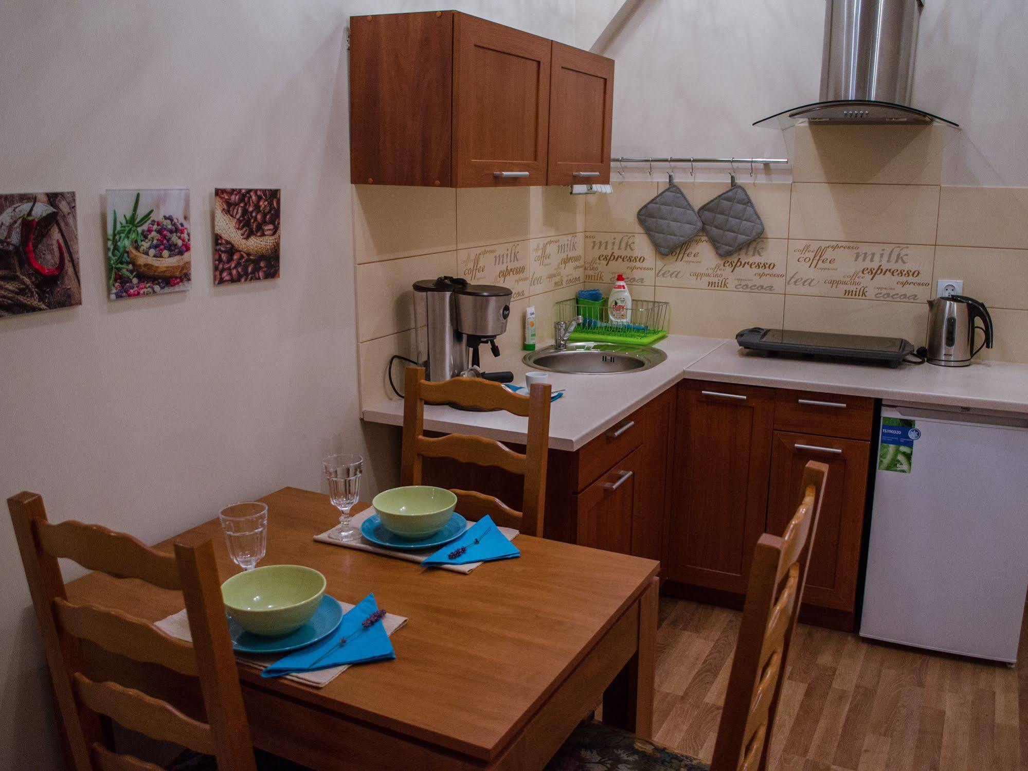 Royal Route 29 Comfort Rooms Краков Экстерьер фото